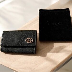 Gucci Bundle Authentic 6 Ring Keyholder w/1 Card Slot & Gucci Velvet Dust Bag!